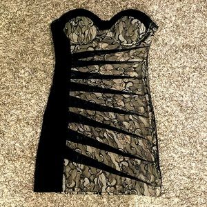 🖤🌹 bebe Romantic Lace Strapless Sweetheart Neckline Dress